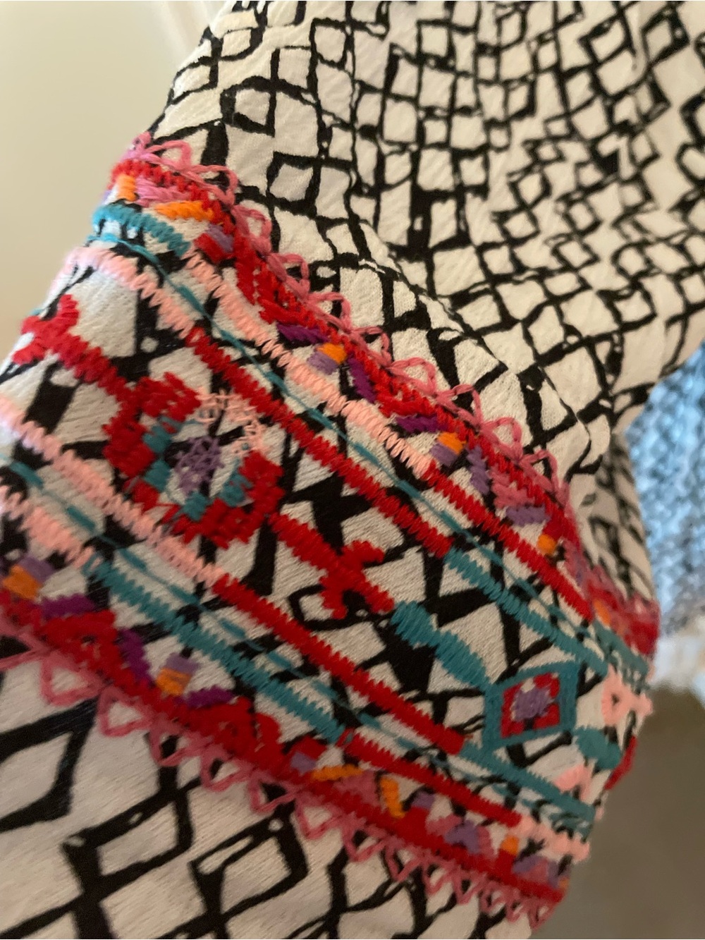 CALESSA Embroidered White Tunic with Multicolor Floral Detail - Picture 7 of 15